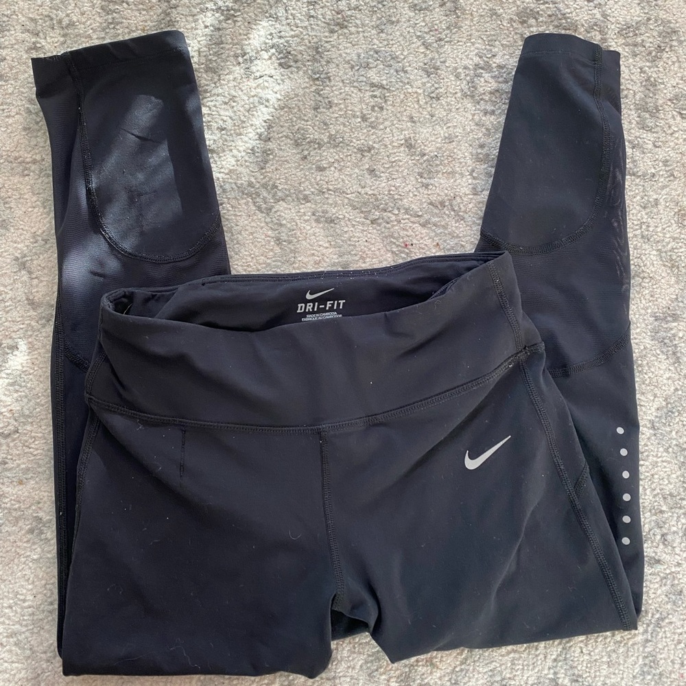 Black Nike leggings